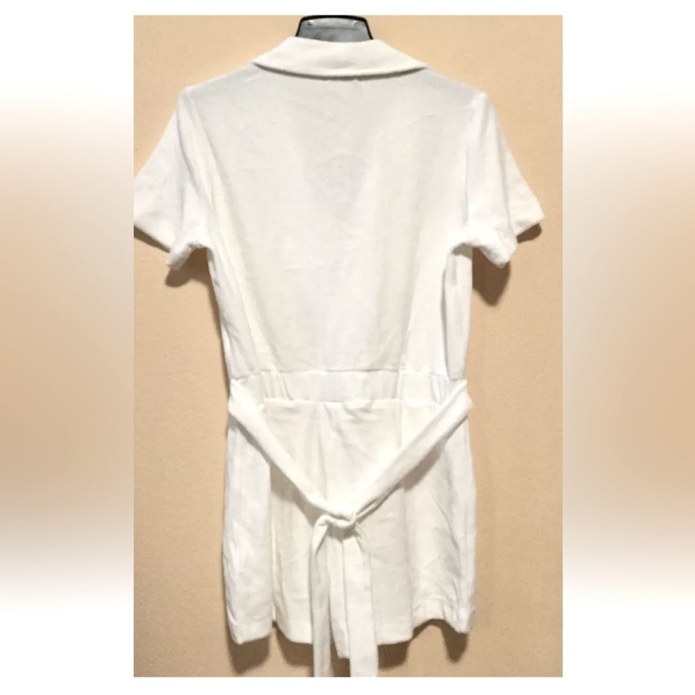 White shorts romper NWOT 
JUICY COUTURE
VELOUR ROMPER 
Size XXL - Picture 7 of 10